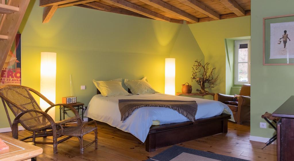 Les Petites Vosges Bed & Breakfast Bagnères-de-Bigorre Oda fotoğraf