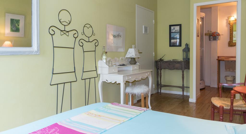 Les Petites Vosges Bed & Breakfast Bagnères-de-Bigorre Oda fotoğraf