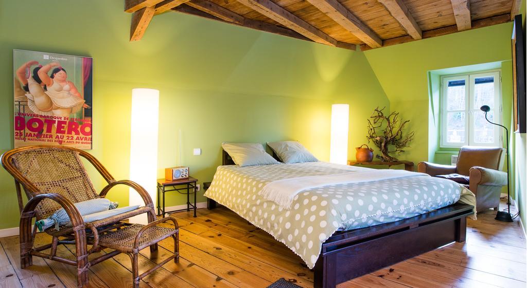Les Petites Vosges Bed & Breakfast Bagnères-de-Bigorre Oda fotoğraf