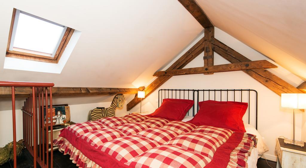 Les Petites Vosges Bed & Breakfast Bagnères-de-Bigorre Oda fotoğraf